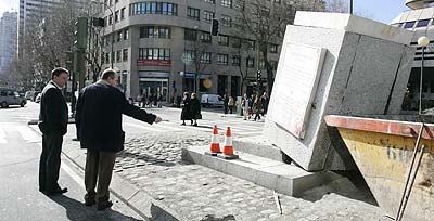 El pedestal, tras ser retirada la estatua (Jorge París).