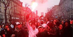 Jóvenes han protagonizado  disturbios en la manifestación (EFE)