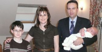 María José y Javier ya han cobrado el cheque bebé por Rubén.