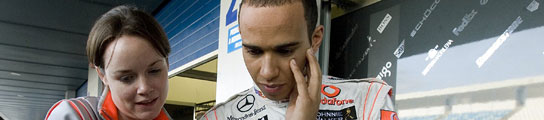 El pilto británico Lewis Hamilton tras la segunda jornada de entrenamientos libres en el circuito de Jerez.