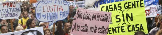Distintos lemas en la manifestación de Barcelona.