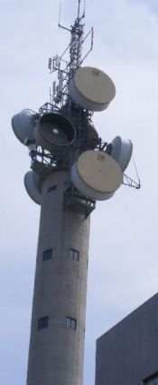 Antena de telecomunicaciones de Telefónica en Oviedo.