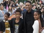 Will Smith y su esposa Jada Pinkett-Smith posan con sus hijos Willow y Jaden en el Festival de Cine de Toronto.