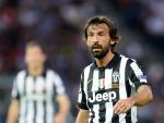 Andrea Pirlo, jugador de la Juventus, da unas indicaciones a sus compa&ntilde;eros durante la final de la Champions.
