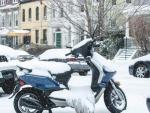 No es necesario renunciar a la moto en invierno, pero s&iacute; extremar precauciones.