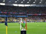 La copa de la Champions, ya en el estadio ante de la gran final de Kiev.