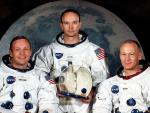 Los astronautas estadounidenses Neil Armstrong y Michael Collins y Edwin Aldrin (i a d), tripulantes del Apolo 11, cohete que los transport&oacute; hacia la Luna.