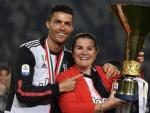 Cristiano Ronaldo, junto a su madre en la celebraci&oacute;n de la Juventus
