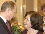 La antigua esp&iacute;a sovi&eacute;tica Goar Vartani&aacute;n, durante un encuentro con el presidente ruso, Vladimir Putin, en 2005.