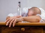 Dolor de cabeza, malestar estomacal, mareos o aturdimiento son algunos de los s&iacute;ntomas que provoca el consumo excesivo de alcohol.