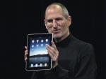 Steve Jobs, en la presentaci&oacute;n del iPad en enero de 2010