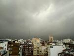 Cielo nublado en Valencia (Imagen de archivo)