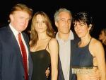 Donald Trump, Melania Trump, Jeffrey Epstein y Ghislaine Maxwell, en una imagen del documental 'Jeffrey Epstein: Asquerosamente rico'.