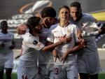 Sergio Reguil&oacute;n celebra un gol con el Sevilla