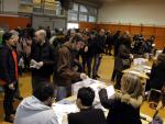 Un colegio electoral de Barcelona, lleno a primera hora de la ma&ntilde;ana en las elecciones auton&oacute;micas del 21 de diciembre de 2017.