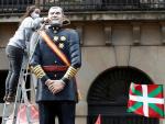 Decapitan una figura del rey Felipe en Pamplona en un acto promovido por Sortu.