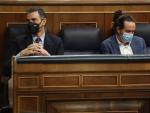 Pedro S&aacute;nchez y Pablo Iglesias, durante el debate de la moci&oacute;n de censura.EP