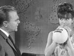 James Cagney y Pamela Tiffin en 'Un, dos, tres...'