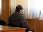 El hombre condenado por abusos sexuales a menores, sentado en la sala de vistas de la Audiencia de Tarragona, este mi&eacute;rcoles 9 de diciembre de 2020