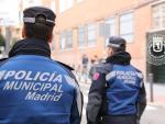 Dos agentes de la Polic&iacute;a Municipal de Madrid en una imagen de archivo.