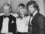 Fred Astaire, Jane Fonda y John Travolta en los Globos de Oro de 1979