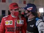 Carlos Sainz y Fernando Alonso, tras la clasificaci&oacute;n del GP de Bahr&eacute;in