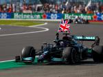 Lewis Hamilton celebra su victoria en Silverstone