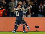 Messi y Neymar celebran un gol del argentino.