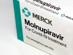Imagen de una caja de molnupiravir, la p&iacute;ldora anti covid-19 desarrollada por Merck.