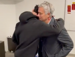 Mourinho abraza a Felix Afena-Gyan