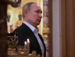 El presidente de Rusia, Vladimir Putin, en la misa ortodoxa de Navidad en Mosc&uacute;.