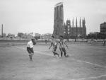 Campo de futbol del Europa con al Sagrada Familia al fondo, en 1919