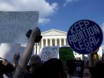 Manifestaci&oacute;n contra el fallo que proh&iacute;be el aborto frente al Tribunal Supremo en Washington (EE UU).