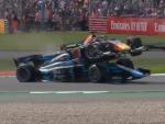 Accidente entre Nissany y Hauger en la segunda carrera de F2 en Silverstone
