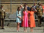 La Reina Letizia, acompa&ntilde;ada por la Princesa de Asturias, Leonor de Borb&oacute;n, y la Infanta Do&ntilde;a Sof&iacute;a, a su llegada a una Ofrenda Nacional al Ap&oacute;stol Santiago, a 25 de julio de 2022,