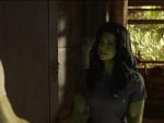 Hulka, junto a Hulk en el primer episodio de 'She-Hulk. Abogada Hulka'