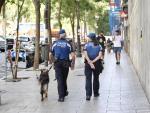 Una patrulla de Polic&iacute;a Municipal en la plaza de Lavapi&eacute;s