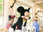 Mickey Mouse en uno de los restaurantes de Disneyland Par&iacute;s.