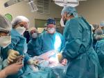 M&aacute;s de 50 profesionales de diez servicios del Hospital Materno de M&aacute;laga se coordinan para una operaci&oacute;n intra&uacute;tero 'Exit' de un feto
