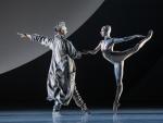 Paso a dos del ballet Copp&eacute;l-I.A por el Ballet de Montecarlo