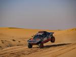 Carlos Sainz atraviesa una duna en la sexta etapa del Dakar 2023.