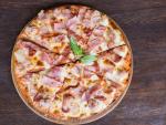 Pizza de jam&oacute;n y bacon.
