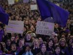 Miles de mujeres durante una manifestaci&oacute;n convocada por la Comisi&oacute;n 8M, por el 8M, D&iacute;a Internacional de la Mujer, a 8 de marzo de marzo de 2023, en Madrid (Espa&ntilde;a).
