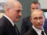 El presidente bielorruso, Alexander Lukashenko, y su hom&oacute;logo ruso, Vladimir Putin, en una imagen de archivo.