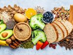 La fibra es la parte comestible de los alimentos vegetales resistente a la digesti&oacute;n y absorci&oacute;n en el intestino delgado