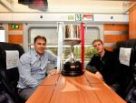 Rafa Mart&iacute;n V&aacute;zquez (izda) y Jon Andoni Goicoetxea con el trofe de la Copa del Rey.