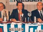 I&ntilde;aki Alkiza, tercero por la izquierda, en su etapa como presidente de la Real Sociedad.