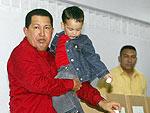 Chavez vota en las elecciones legislativas (Efe).