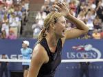 Sharapova cae de rodillas tras proclamarse campeona en el US Open (ARCHIVO/REUTERS).