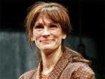 Julia Roberts sonr&iacute;e emocionada durante la inaguraci&oacute;n de la obra 'Tres d&iacute;as de lluvia' en un teatro de Broadway (Foto: AP)